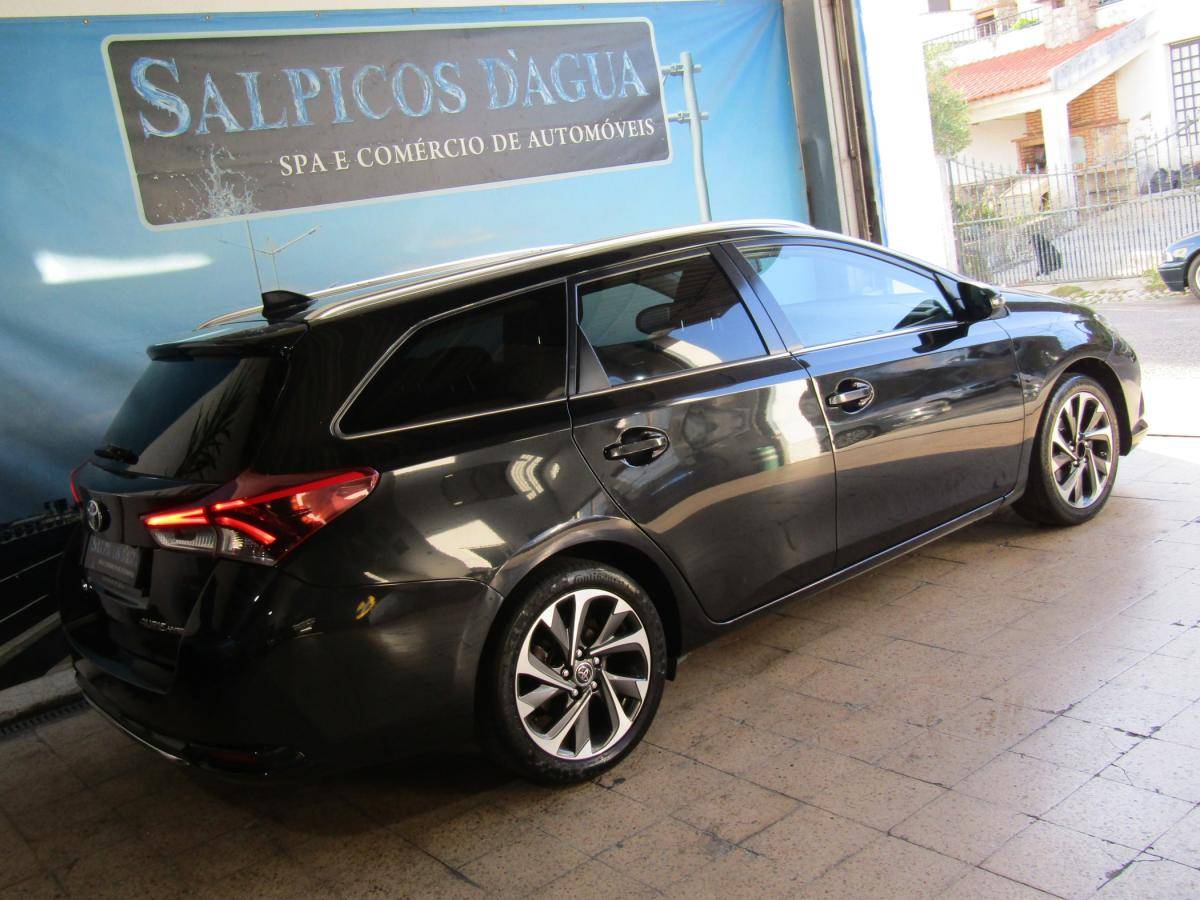 toyota-auris-touring-sports-2016-hibrido-a-gasolina-1798cc