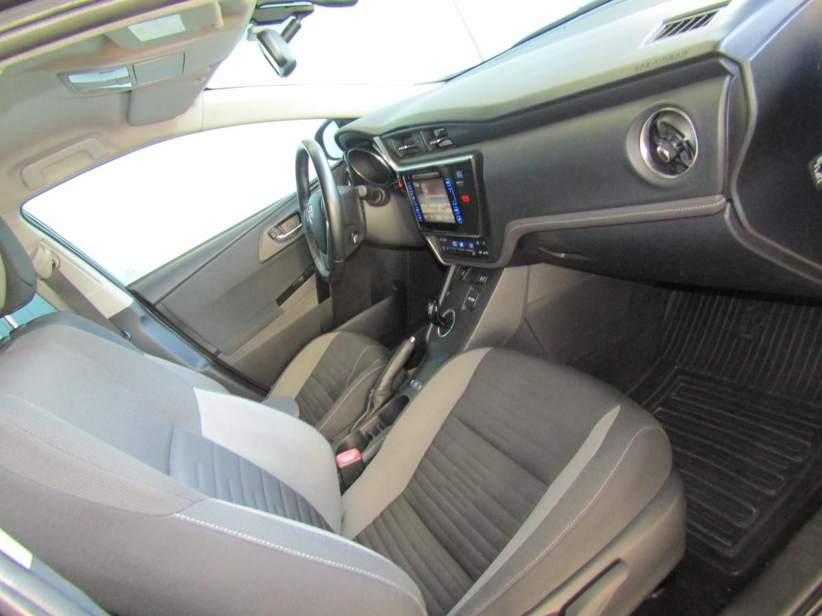 toyota-auris-touring-sports-2016-hibrido-a-gasolina-1798cc
