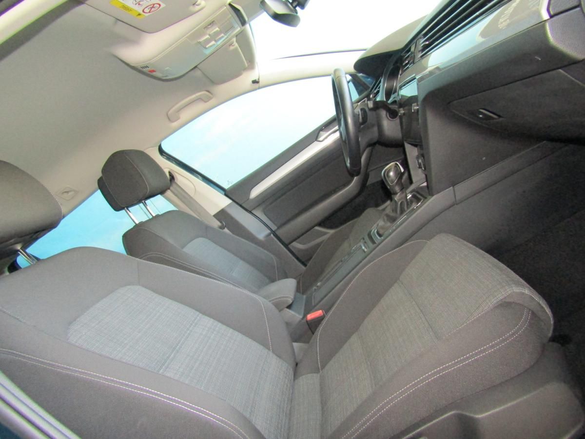 volkswagen-passat-variant-2019-diesel-1968cc