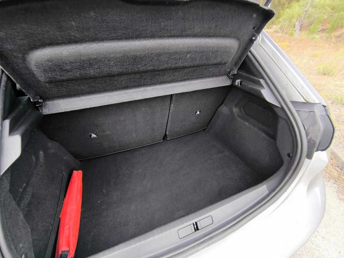 peugeot-208-1-2-puretech-2021-gasolina-1199cc