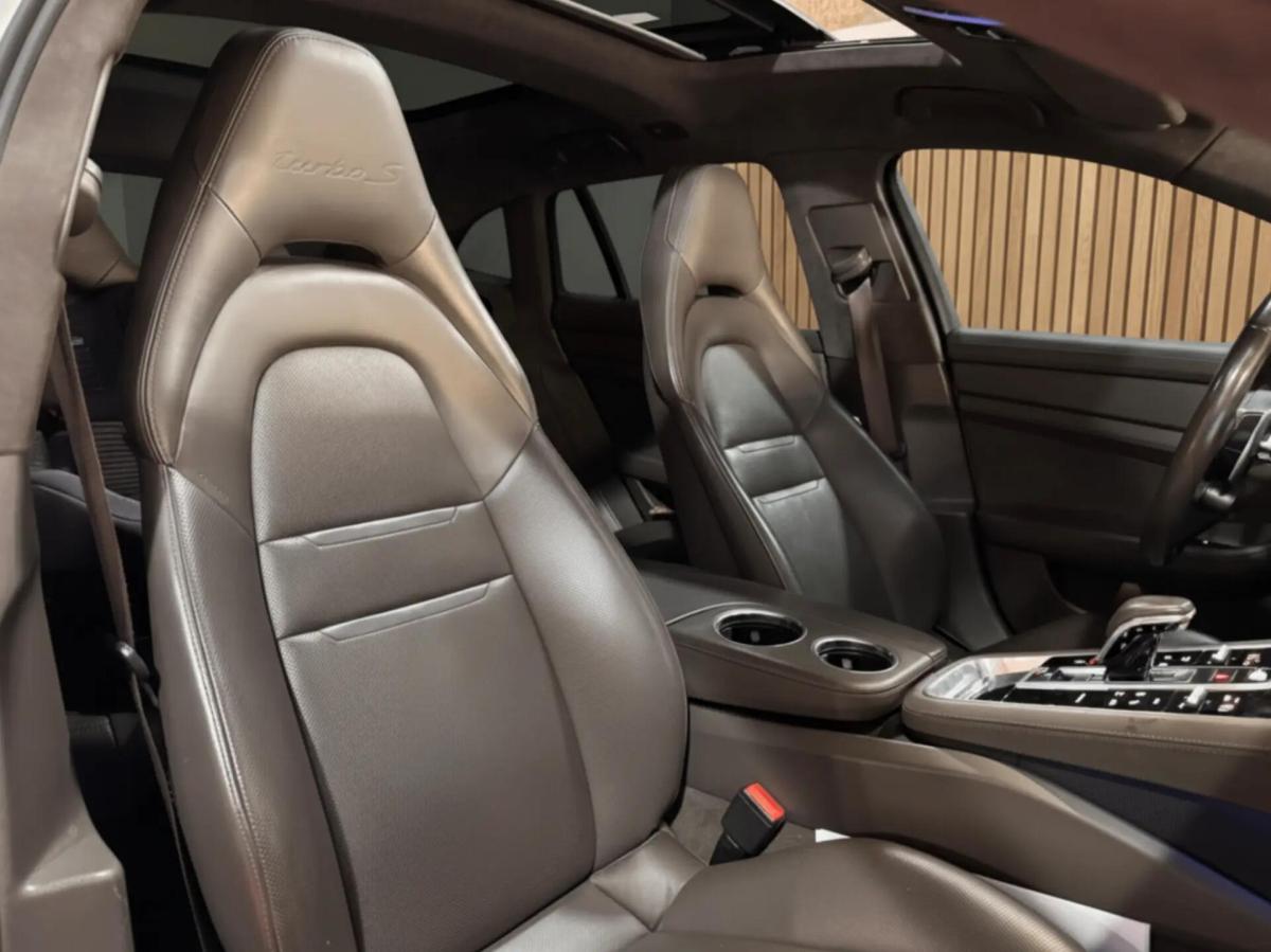 porsche-panamera-sport-turismo-2019-hibrido-a-gasolina-3996cc