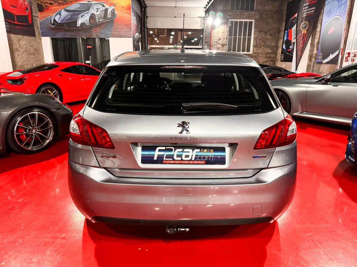 peugeot-308-2016-gasolina-1199cc