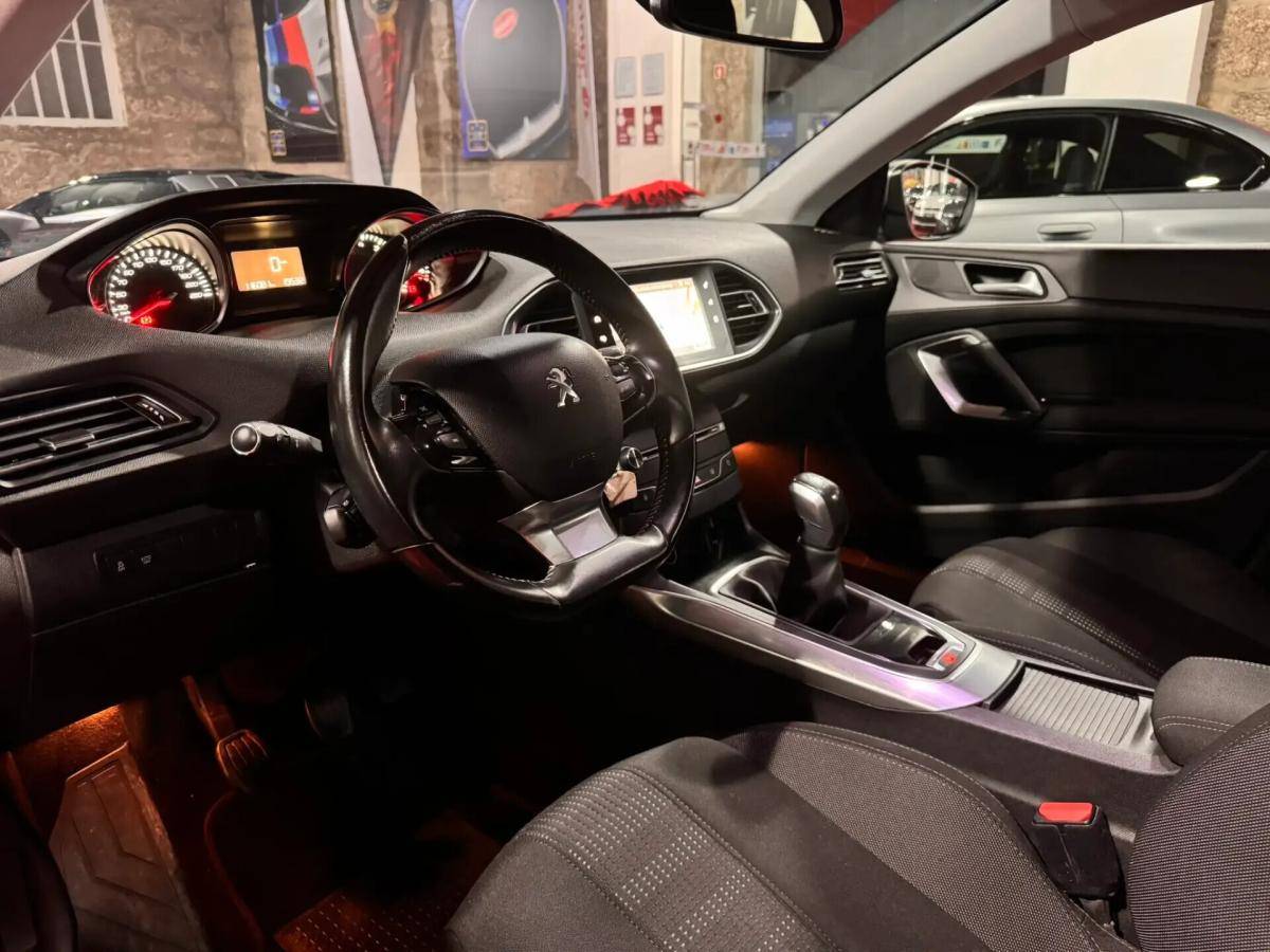 peugeot-308-2016-gasolina-1199cc