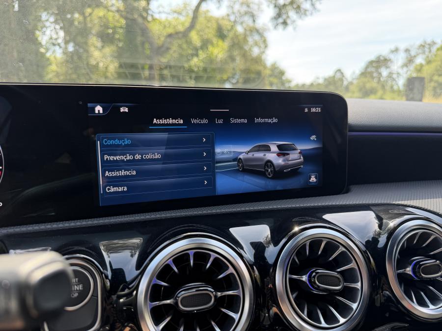 mercedes-benz-classe-a-2023-hibrido-a-gasolina-1332cc