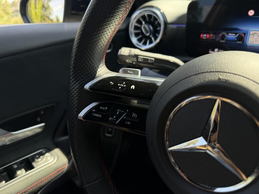 mercedes-benz-classe-a-2023-hibrido-a-gasolina-1332cc