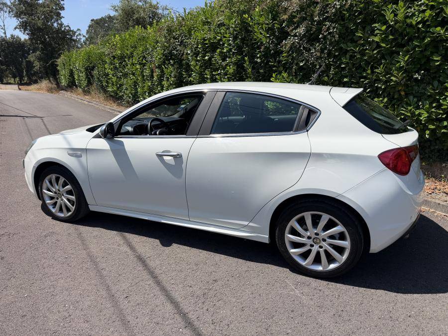 alfa-romeo-giulietta-2011-diesel-1598cc