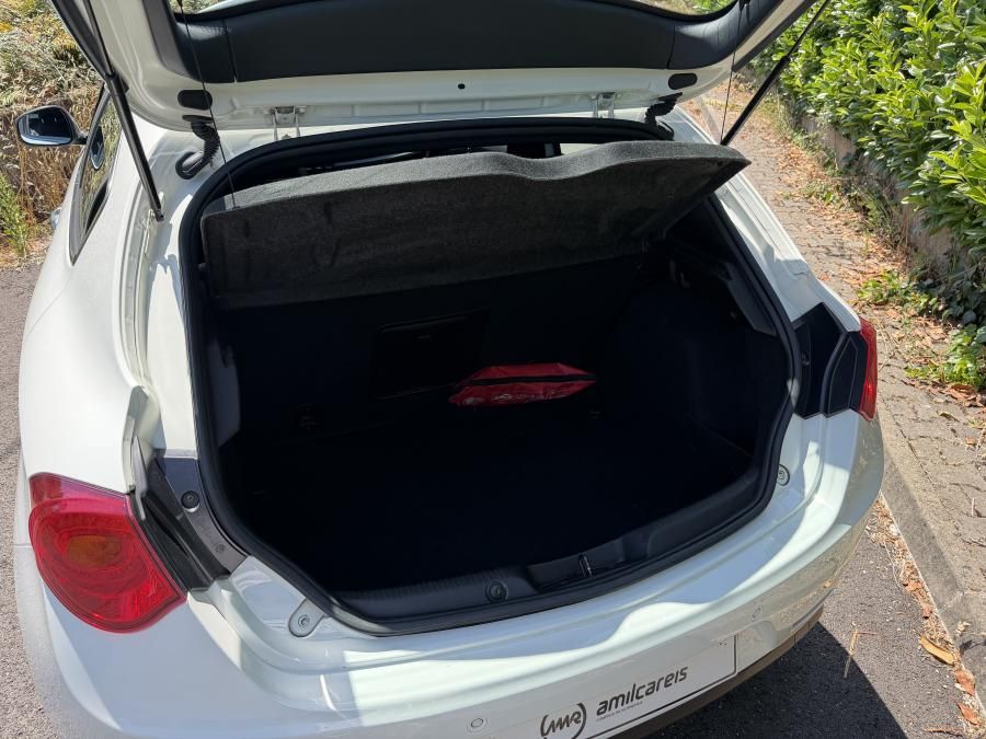 alfa-romeo-giulietta-2011-diesel-1598cc