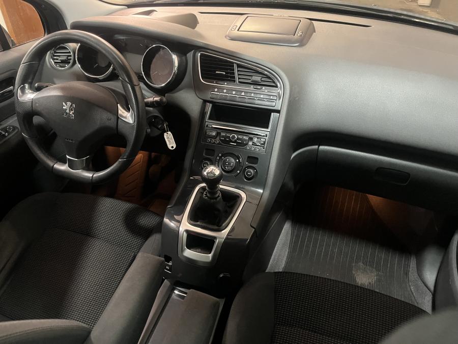 peugeot-5008-2013-diesel-1560cc