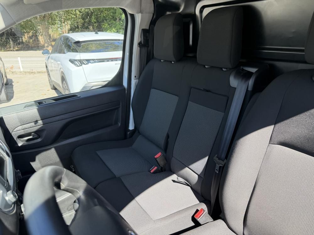 opel-vivaro-2024-diesel-1499cc