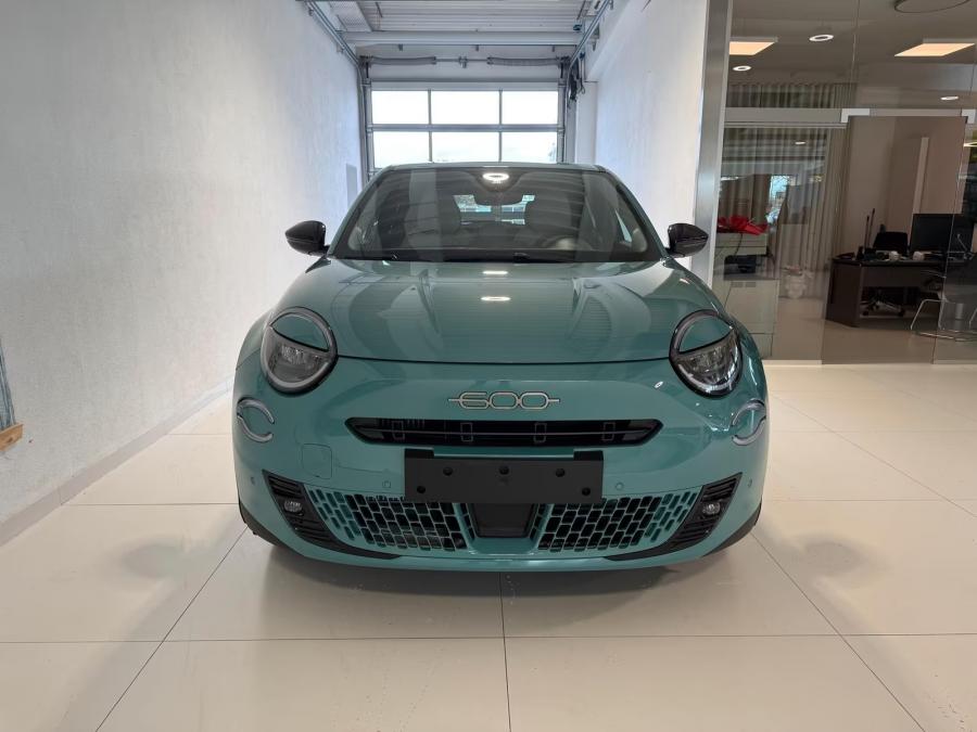 fiat-600-2026-gasolina-1199cc