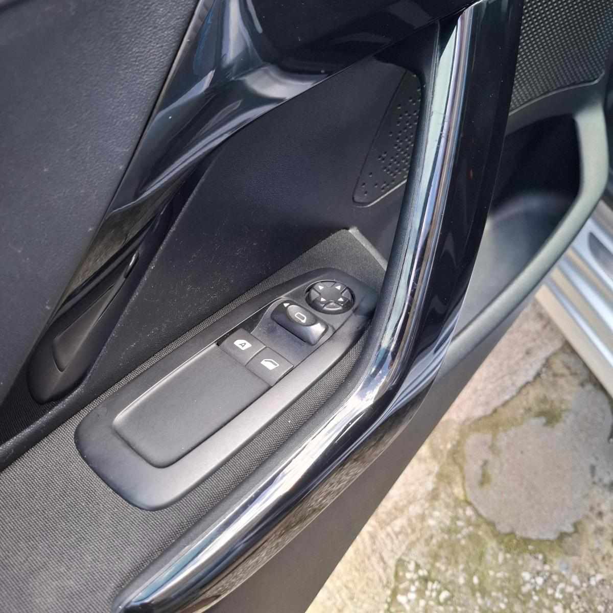 peugeot-208-1-6-bluehdi-2018-diesel-1560cc