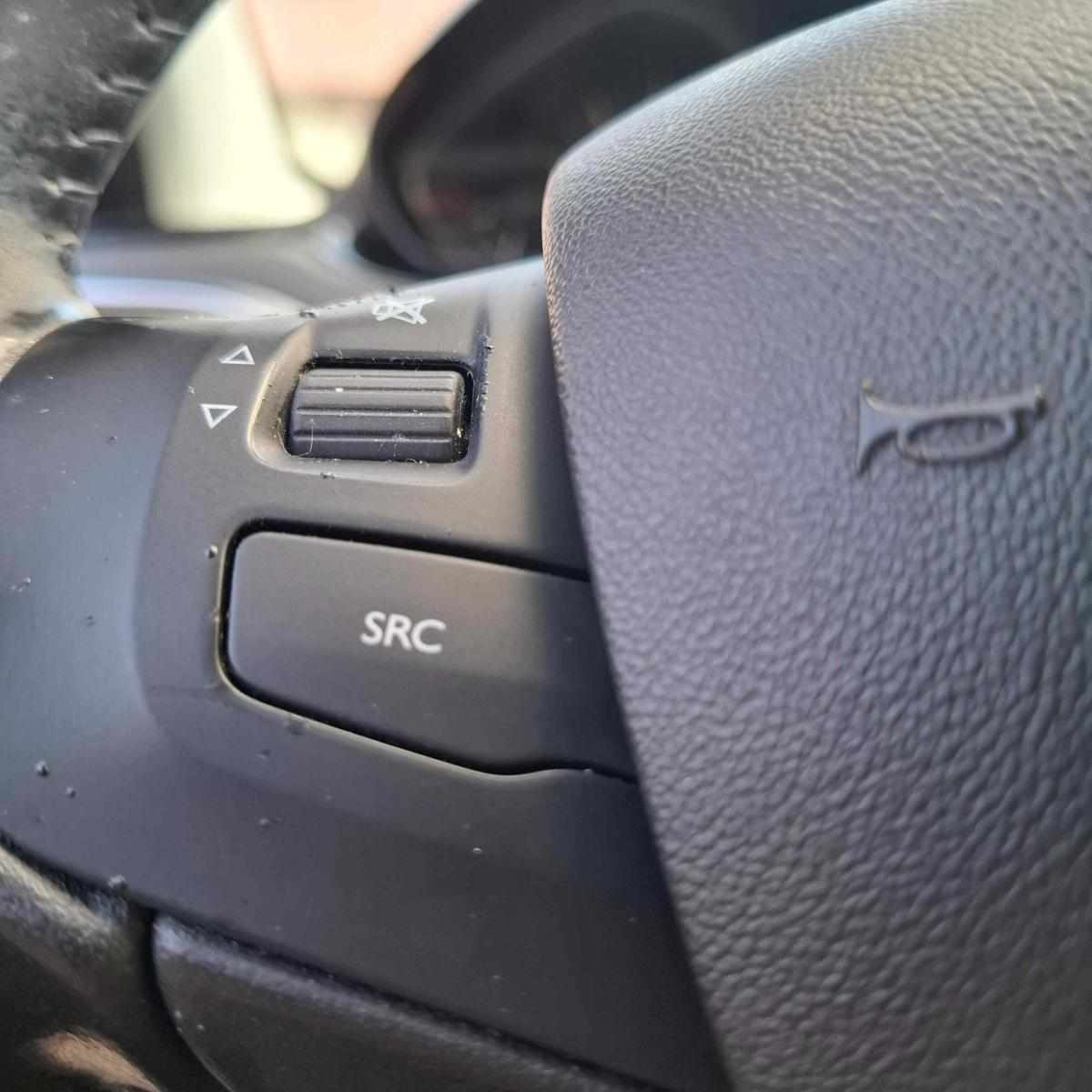peugeot-208-1-6-bluehdi-2018-diesel-1560cc