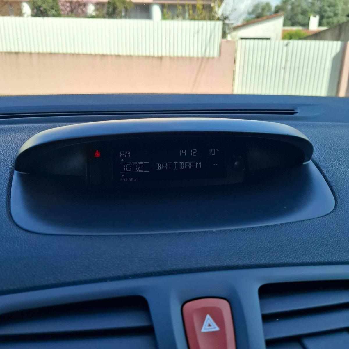 renault-megane-1-6-vvt-2010-gasolina-1598cc