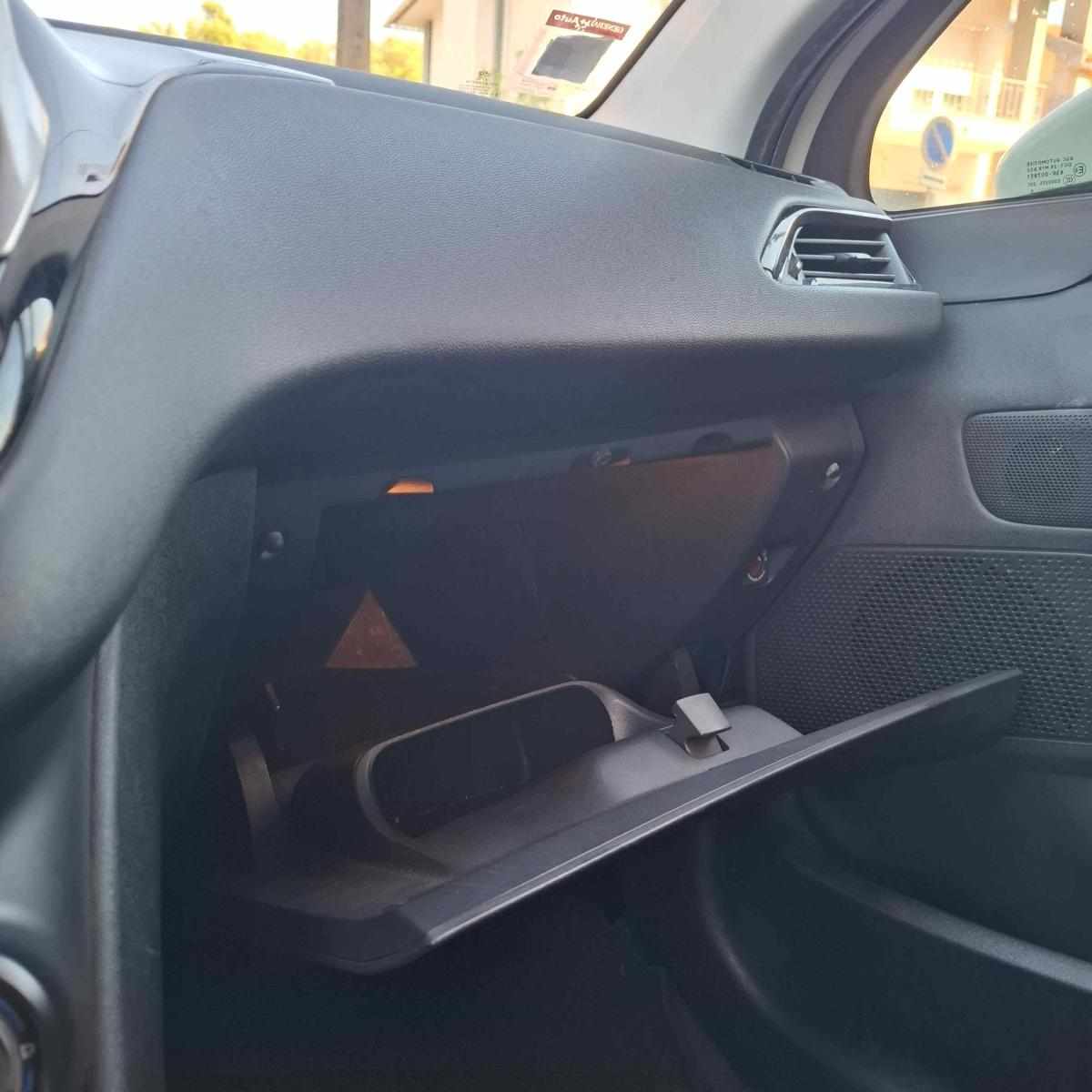 peugeot-208-1-4-hdi-2015-diesel-1398cc