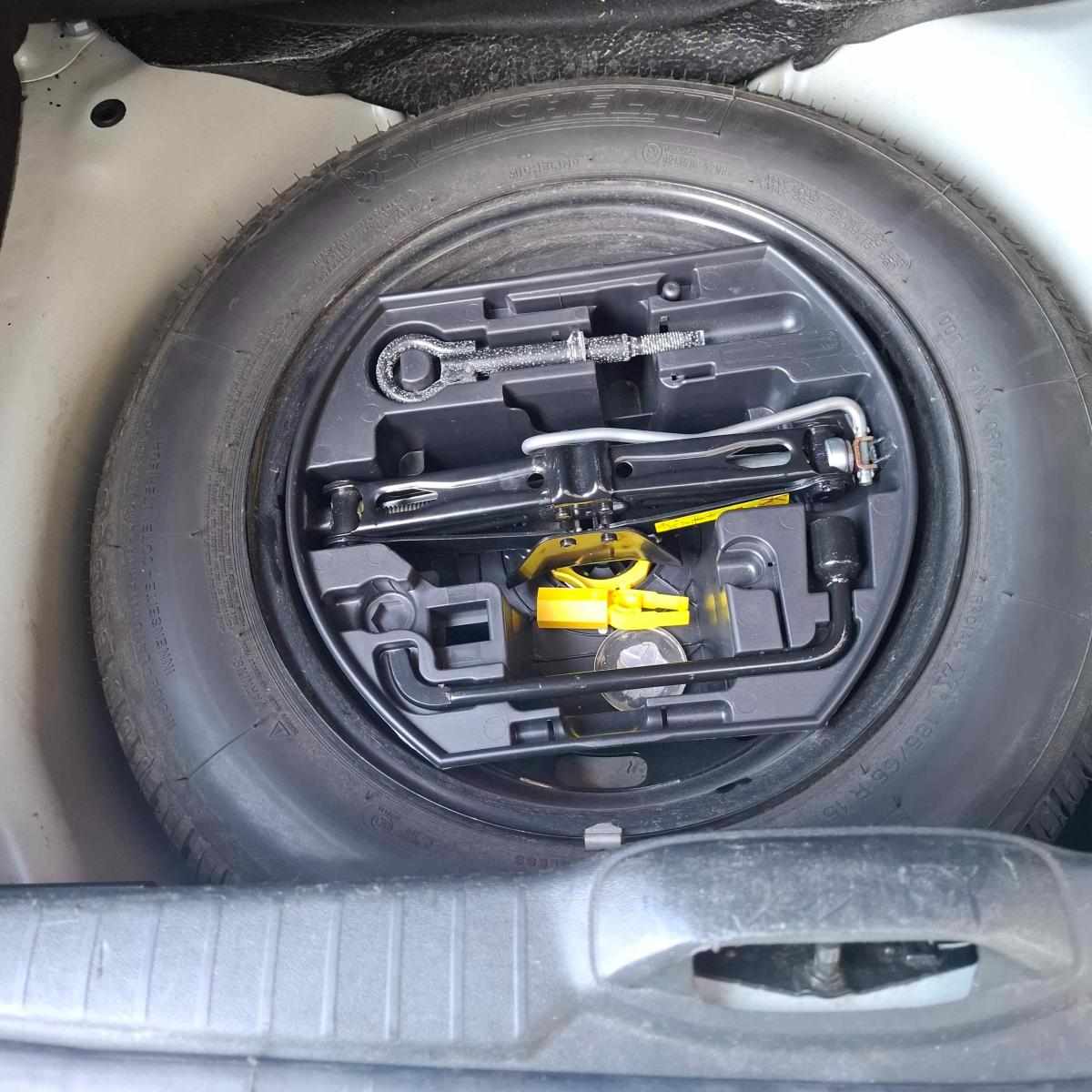 peugeot-208-1-4-hdi-2015-diesel-1398cc