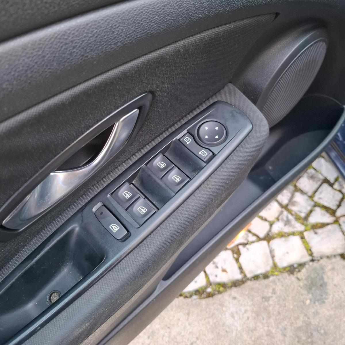 renault-megane-1-6-vvt-2010-gasolina-1598cc