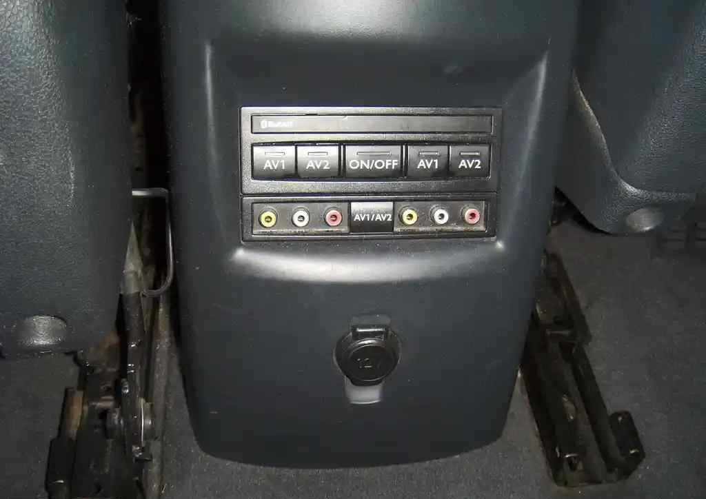 peugeot-5008-1-6-hdi-fap-2010-diesel-1560cc