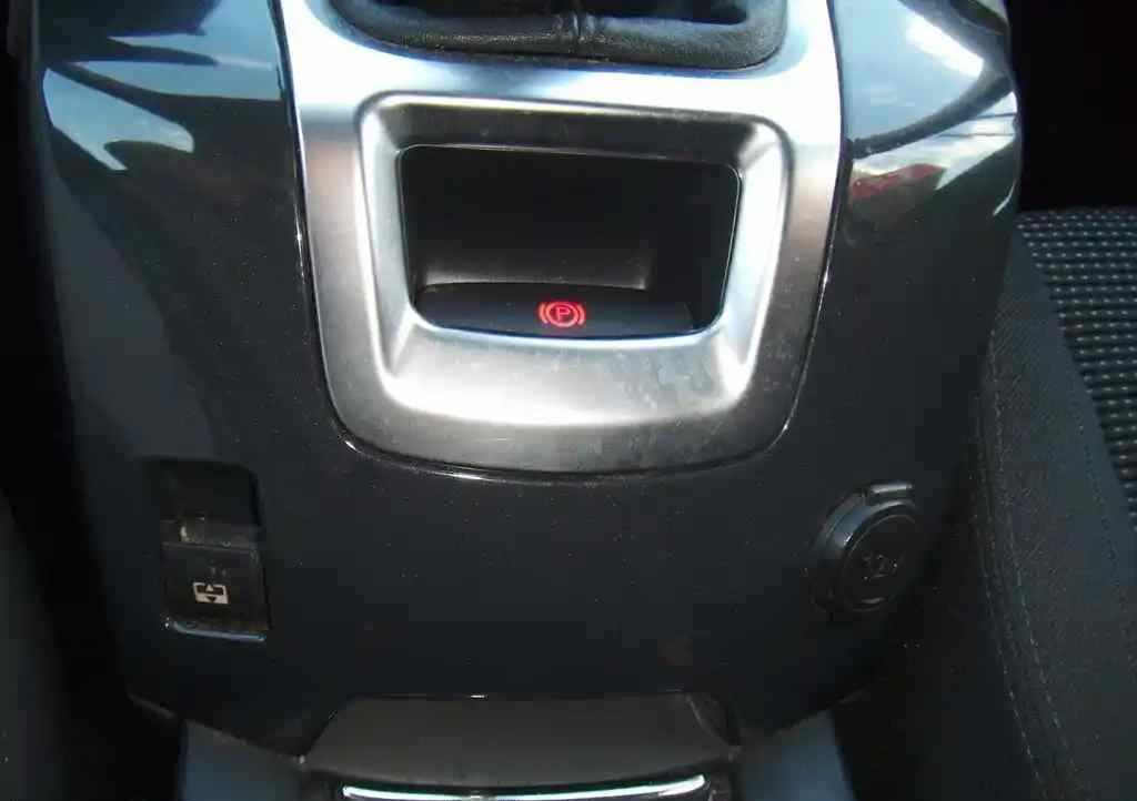 peugeot-5008-1-6-hdi-fap-2010-diesel-1560cc