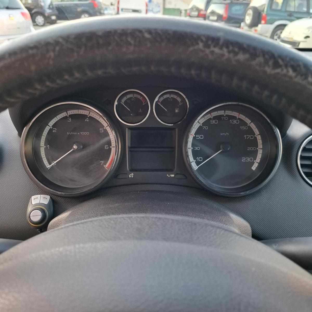 peugeot-308-1-4-vti-2008-gasolina-1397cc