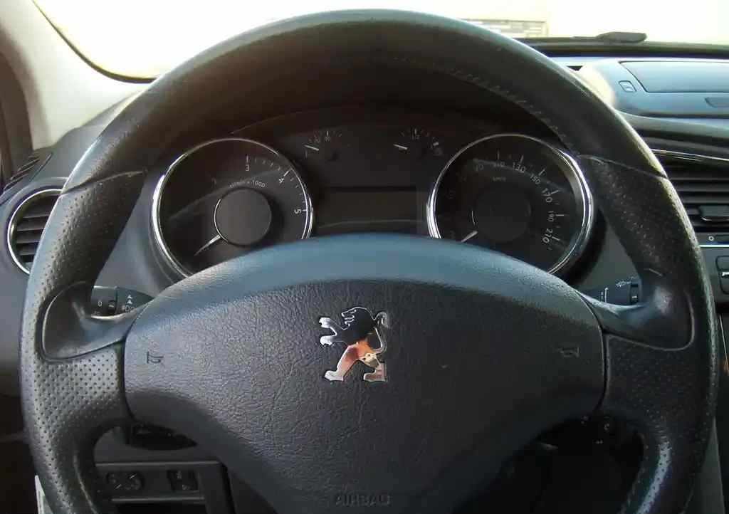 peugeot-5008-1-6-hdi-fap-2010-diesel-1560cc