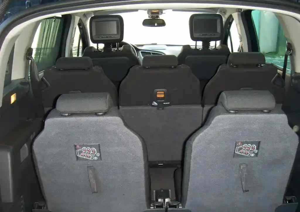 peugeot-5008-1-6-hdi-fap-2010-diesel-1560cc