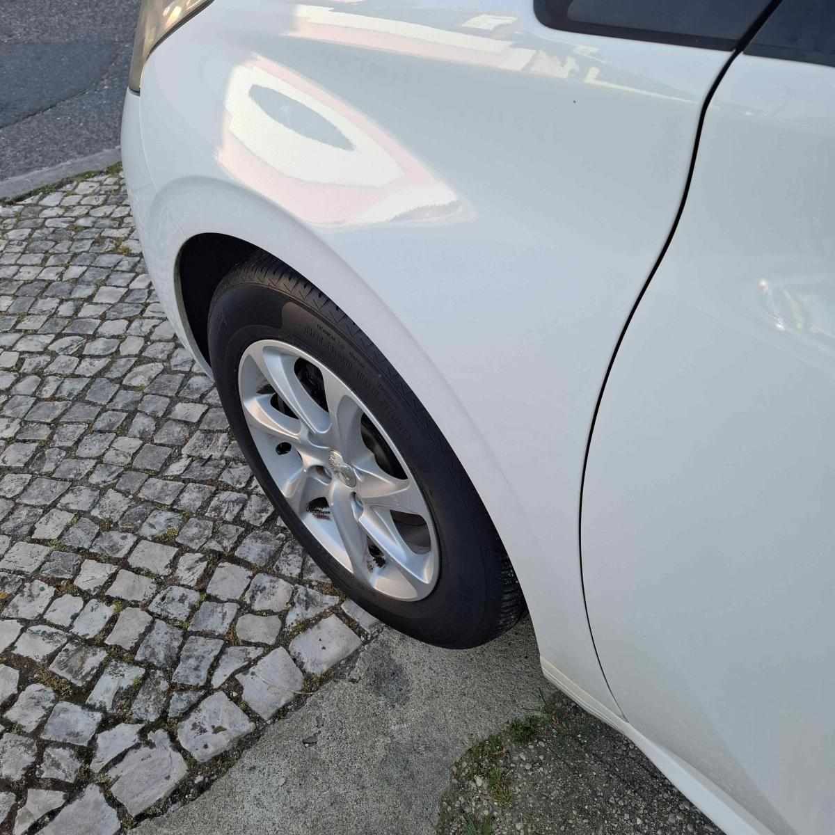 peugeot-208-1-4-hdi-2015-diesel-1398cc