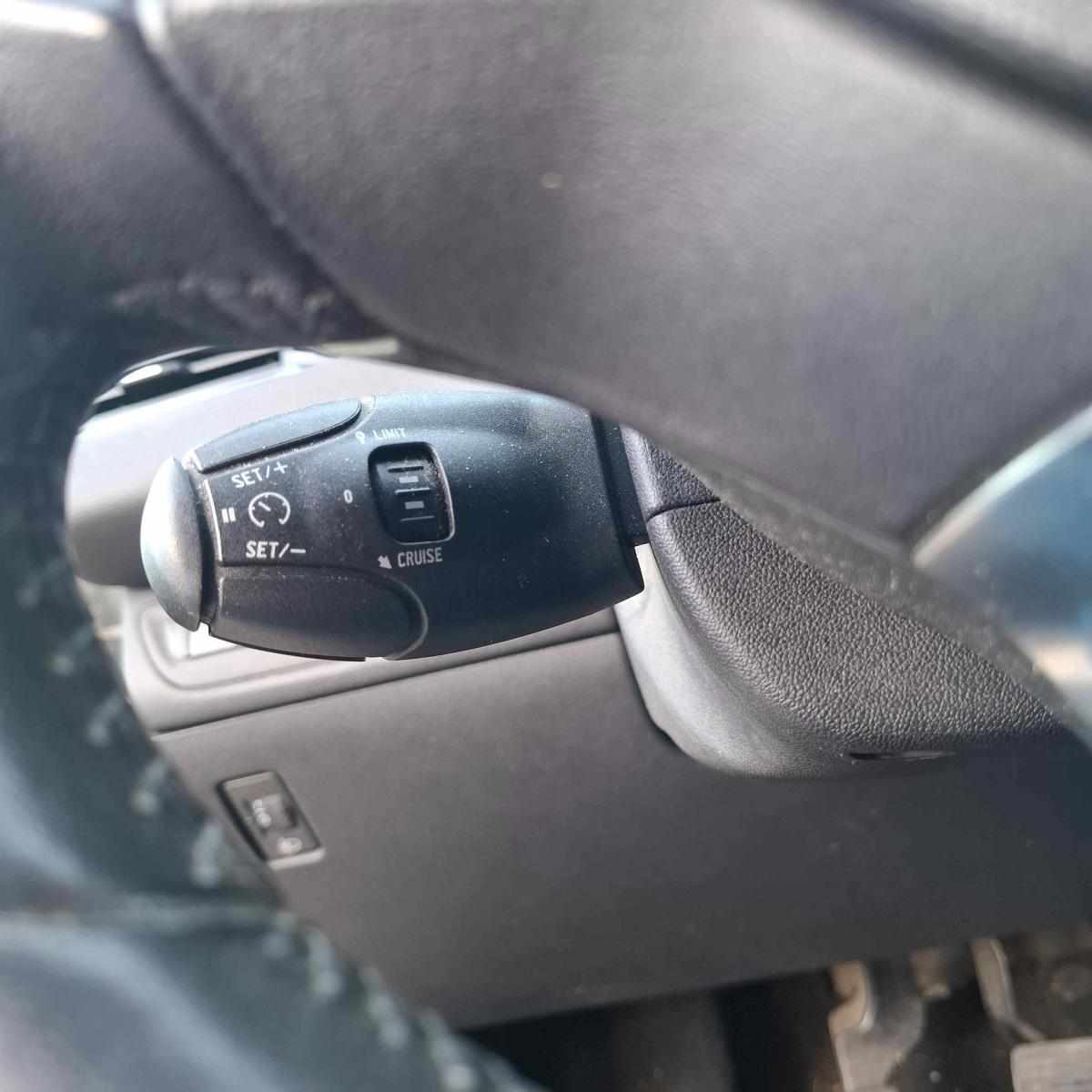 peugeot-208-1-4-hdi-2015-diesel-1398cc