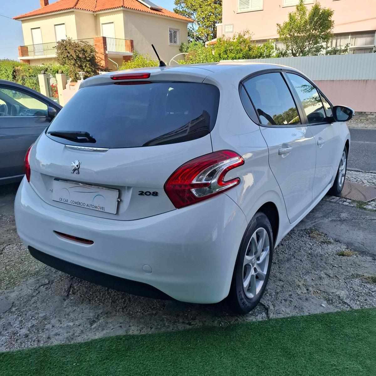 peugeot-208-1-4-hdi-2015-diesel-1398cc