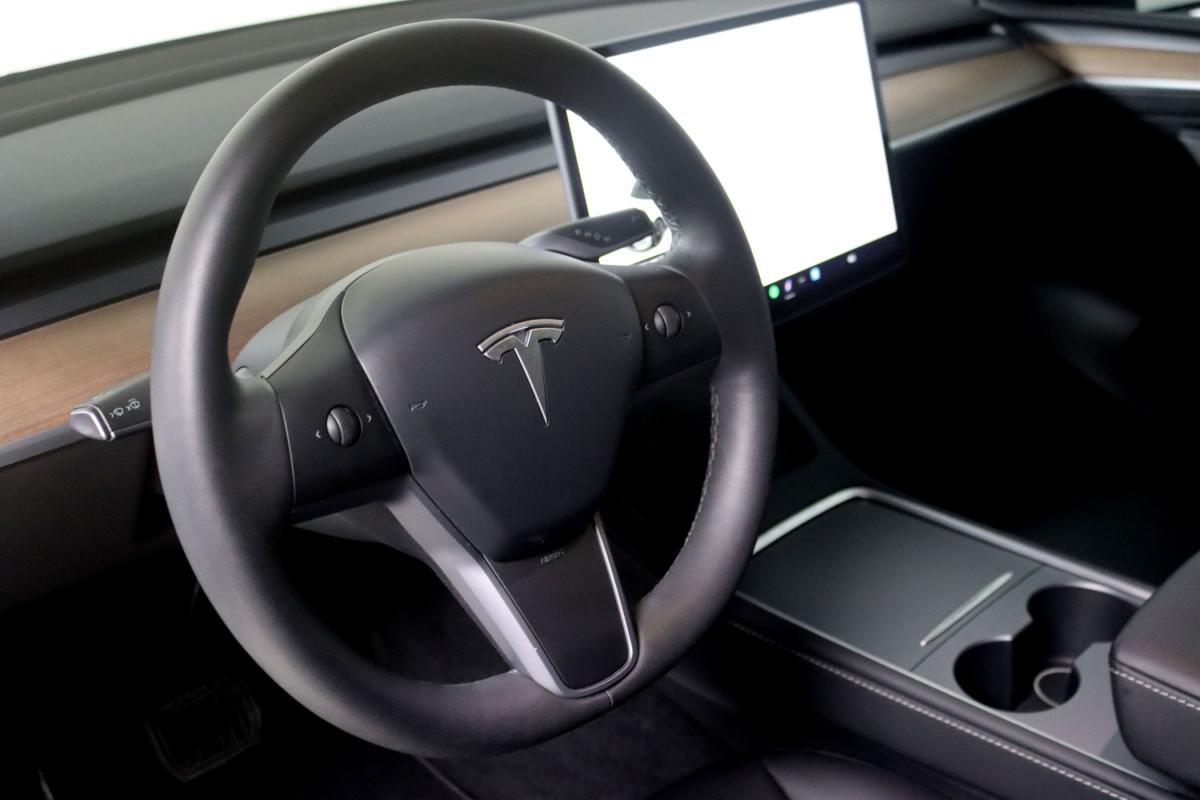 tesla-model-y-2021-eletrico-500cc