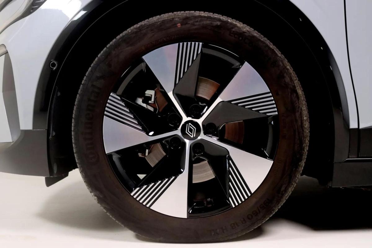renault-megane-e-tech-2023-eletrico-0cc