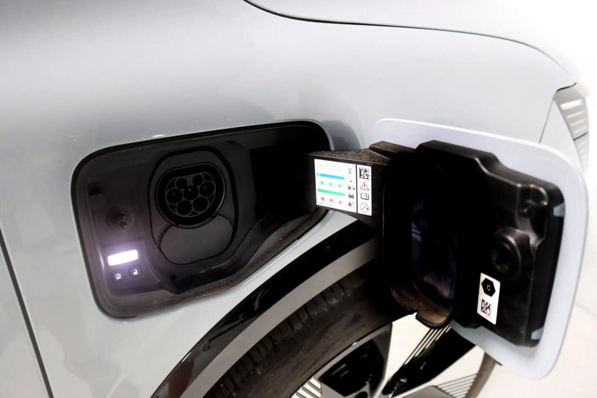 renault-megane-e-tech-2023-eletrico-0cc