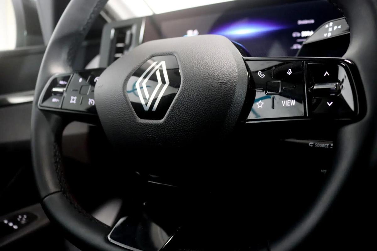 renault-megane-e-tech-2023-eletrico-0cc