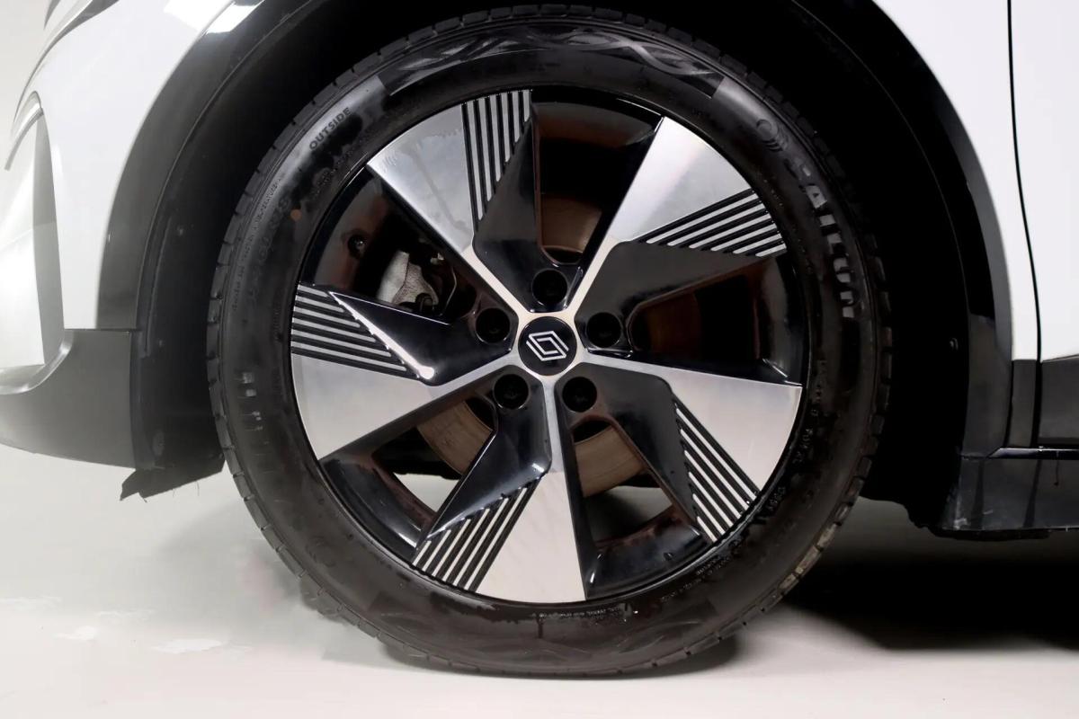 renault-megane-e-tech-2023-eletrico-0cc