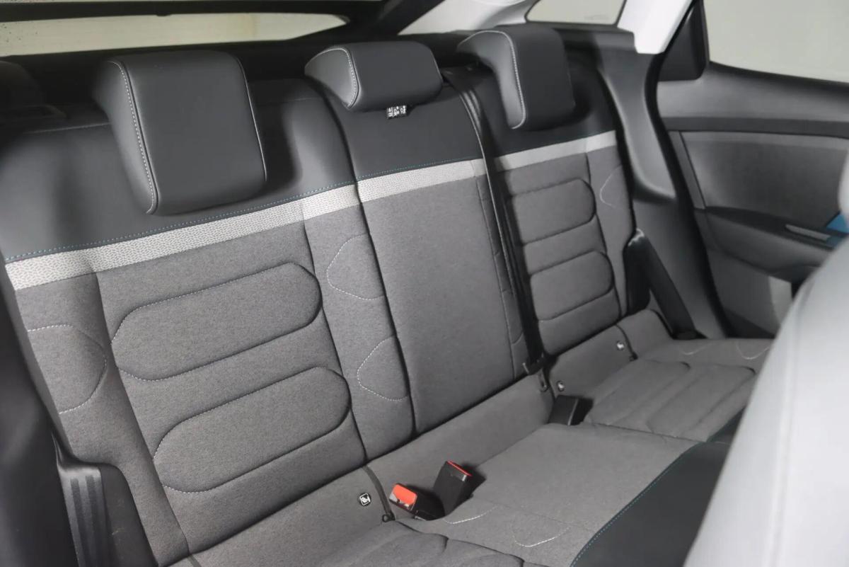 citroen-e-c4-2023-eletrico-0cc