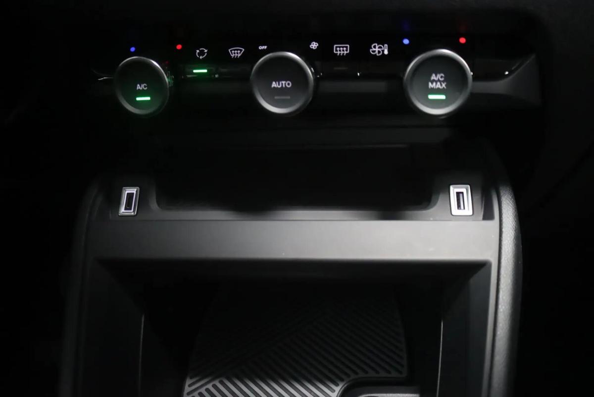 citroen-e-c4-2023-eletrico-0cc