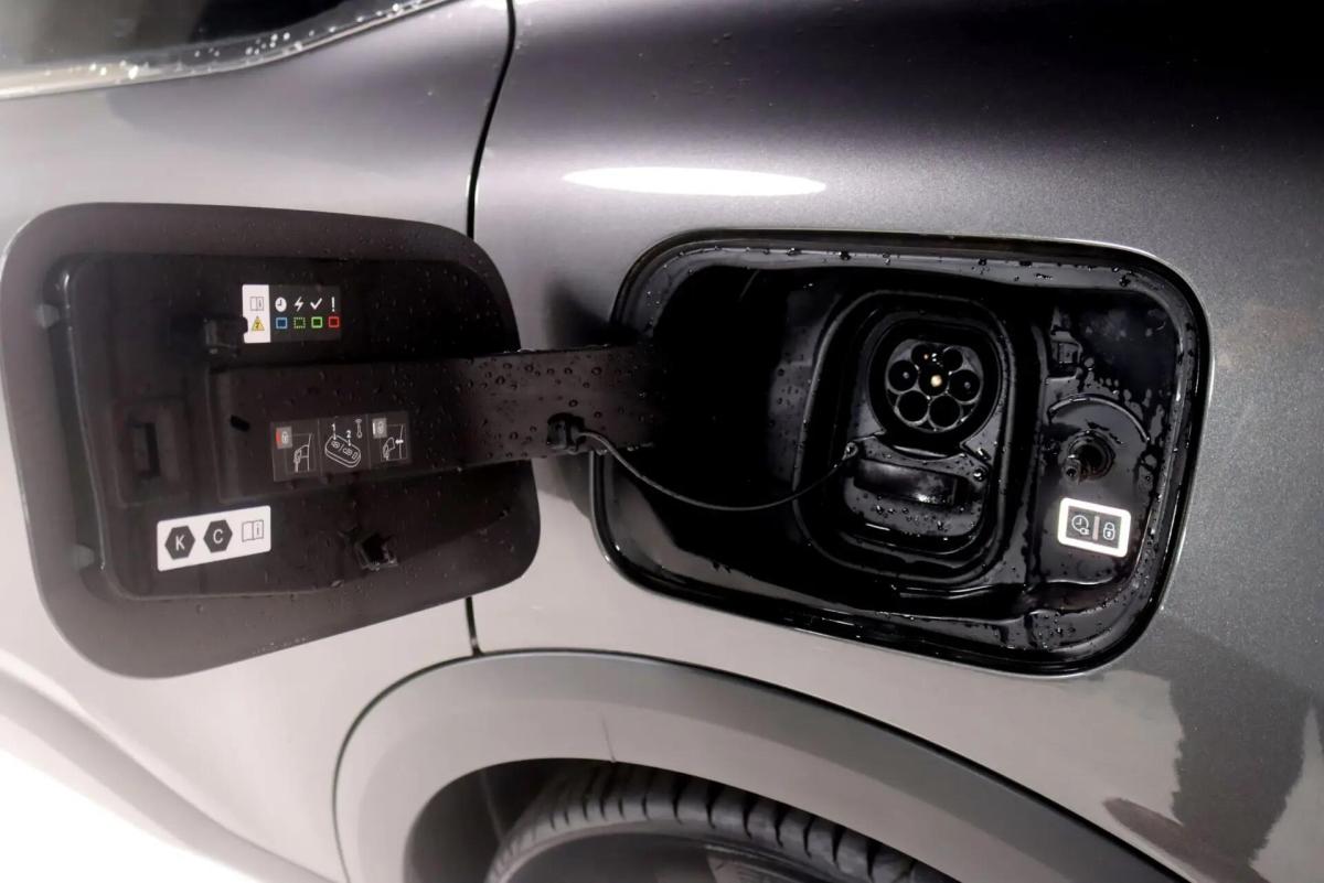 citroen-e-c4-2023-eletrico-0cc