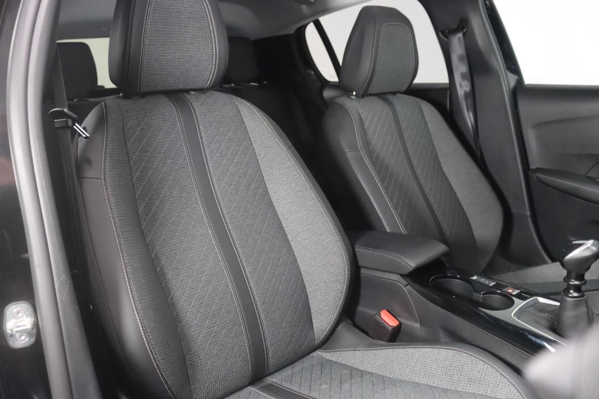 peugeot-208-2024-gasolina-1199cc