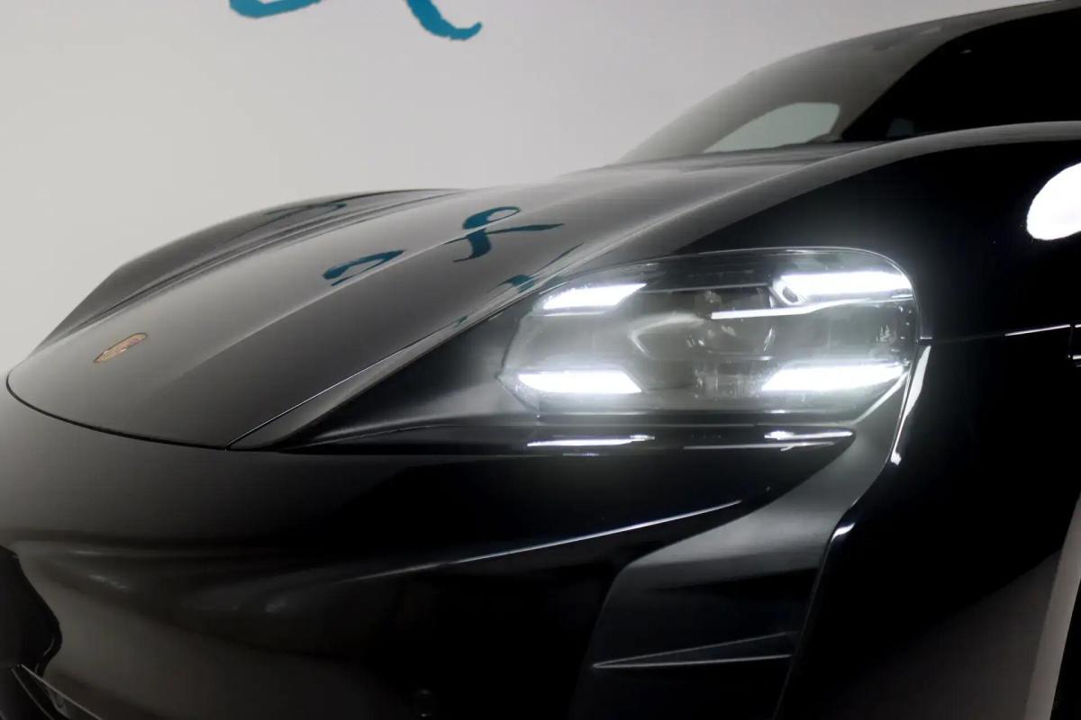 porsche-taycan-2022-eletrico-0cc