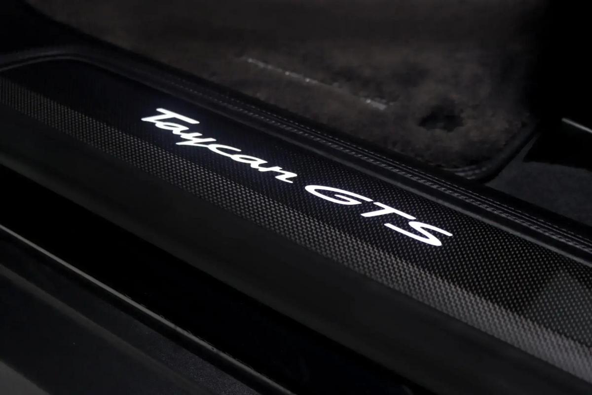 porsche-taycan-2022-eletrico-0cc