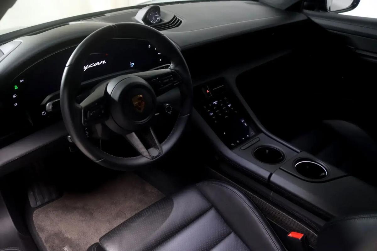 porsche-taycan-2022-eletrico-0cc