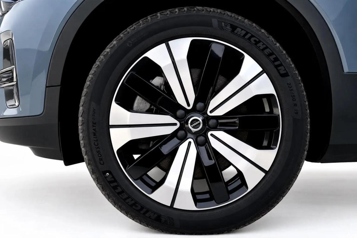 volvo-xc40-2023-eletrico-0cc