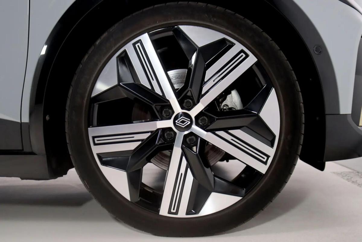 renault-megane-e-tech-2024-eletrico-0cc