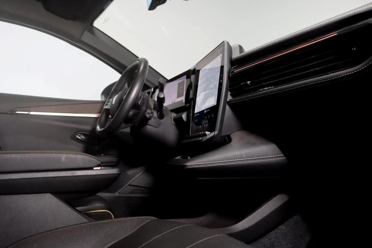 renault-megane-e-tech-2024-eletrico-0cc