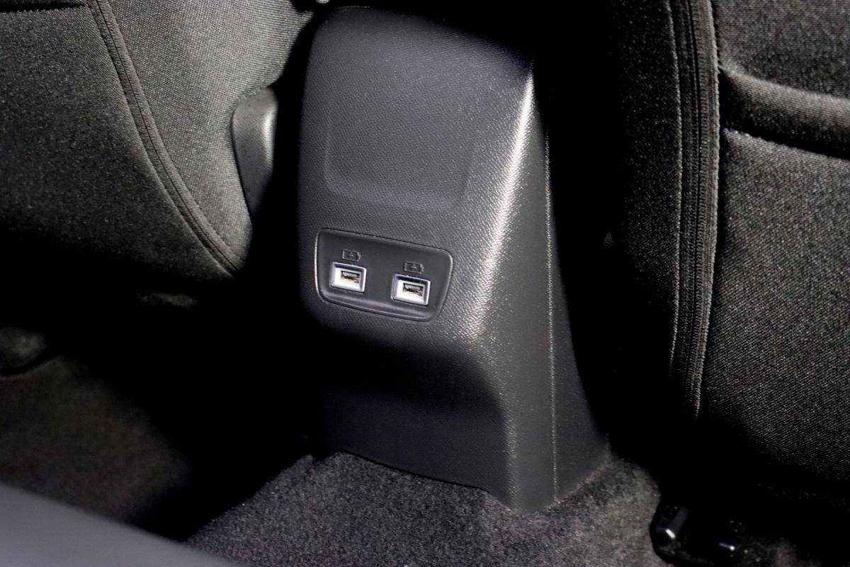 peugeot-2008-2023-eletrico-500cc
