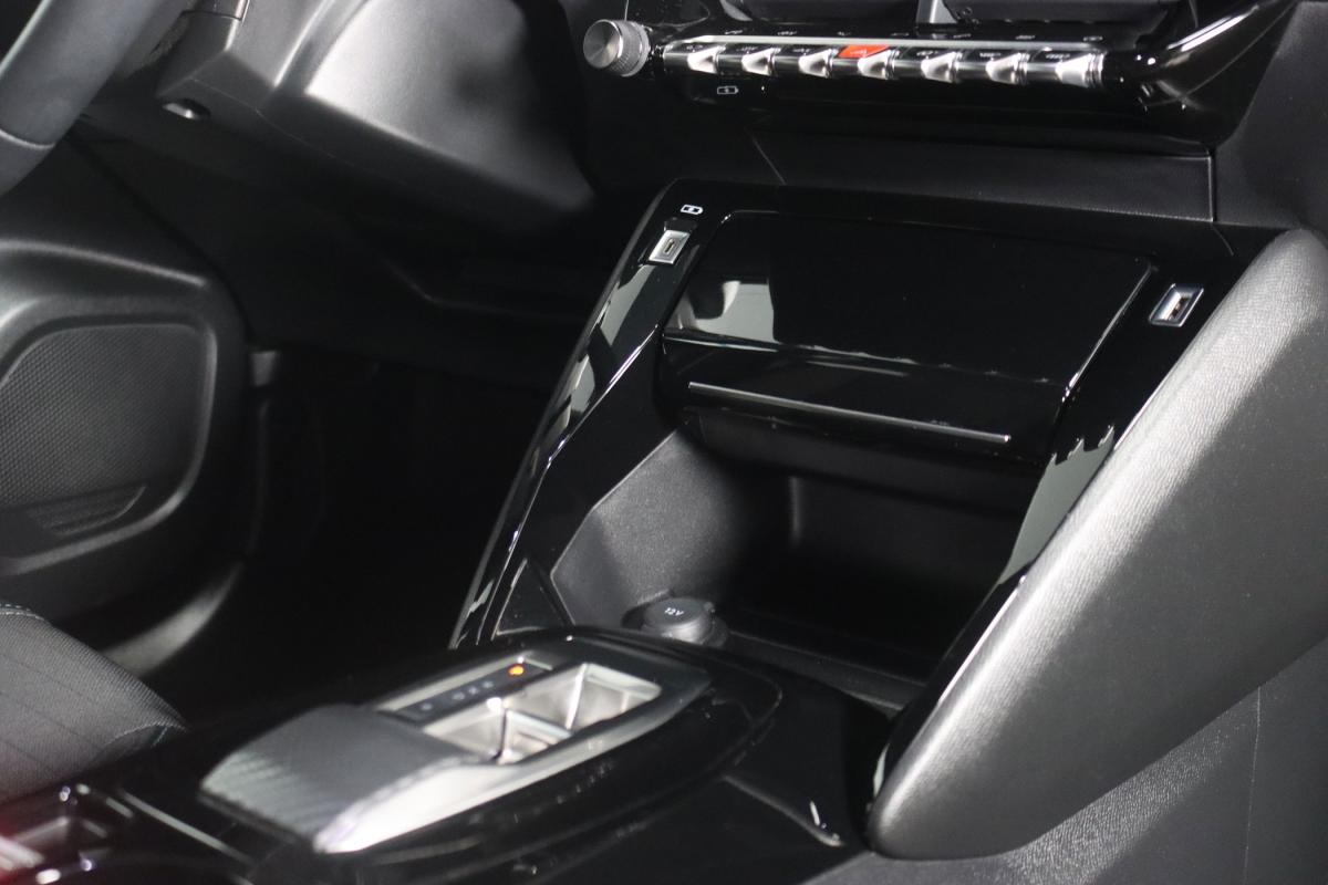 peugeot-2008-2023-eletrico-500cc