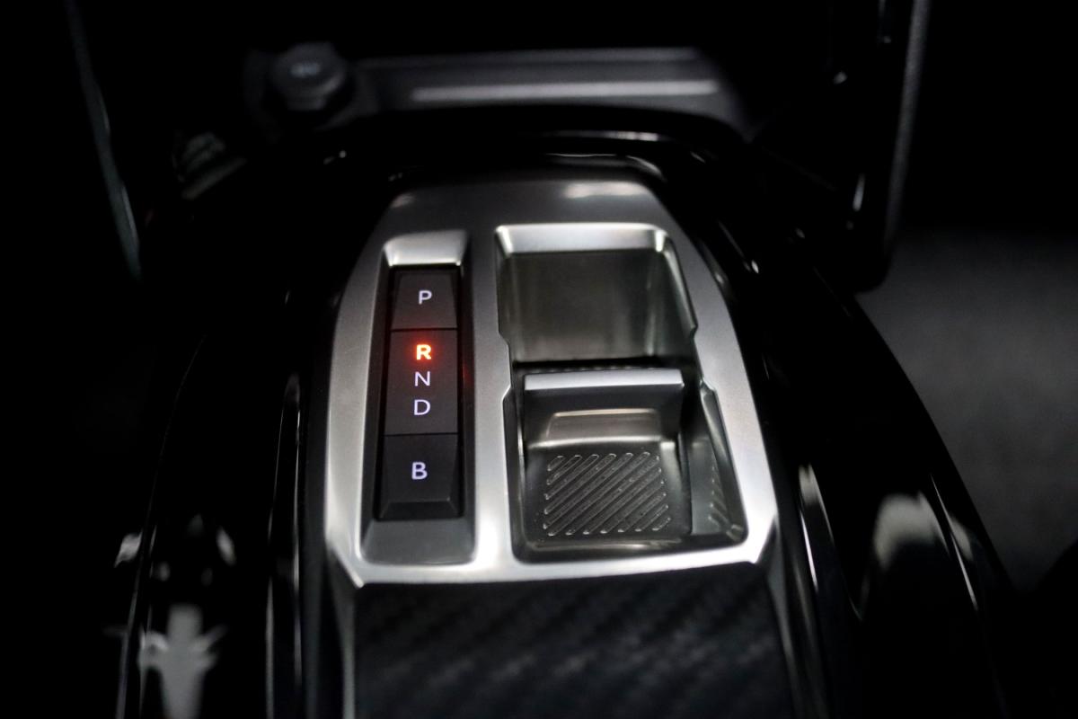 peugeot-2008-2023-eletrico-500cc