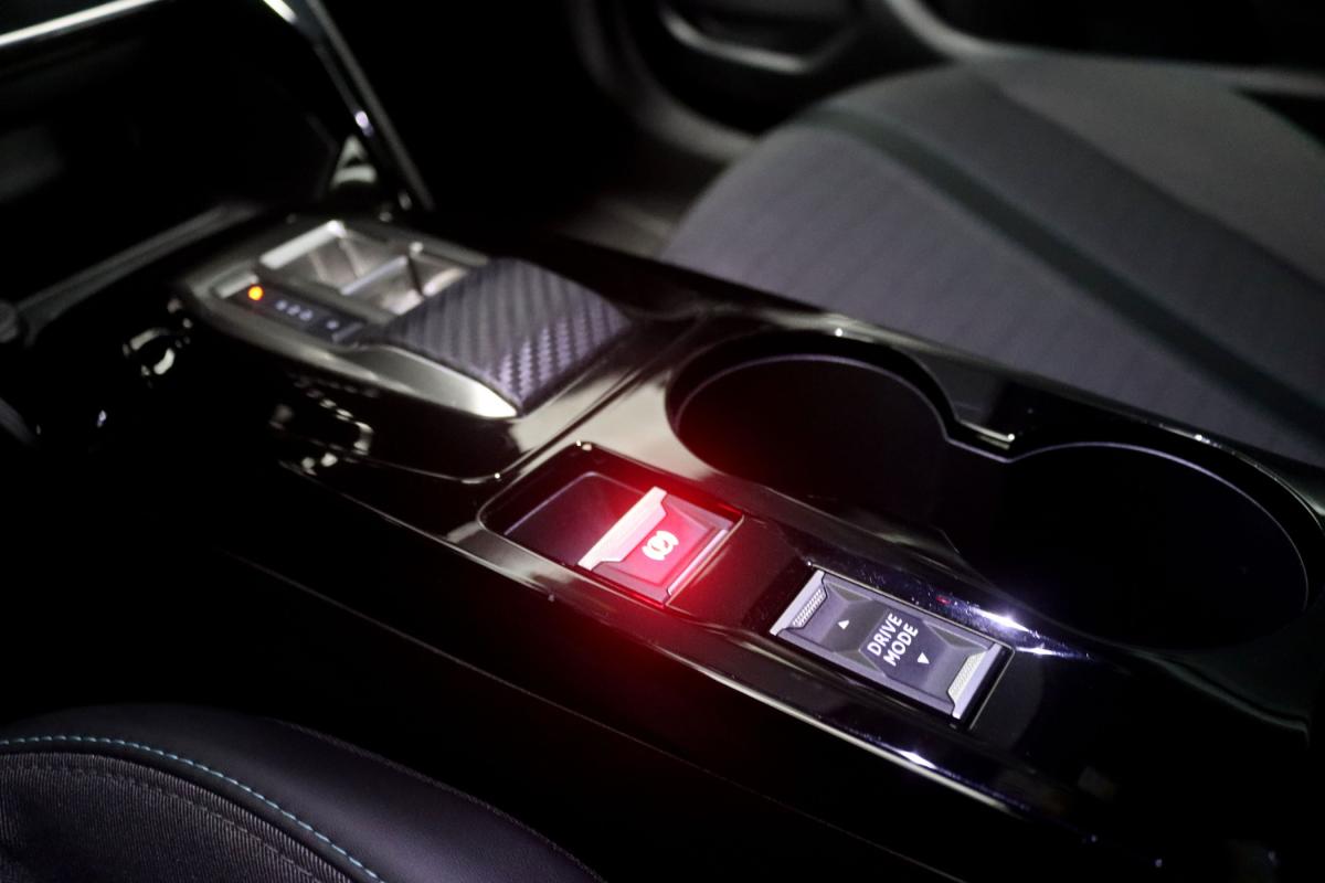 peugeot-2008-2023-eletrico-500cc