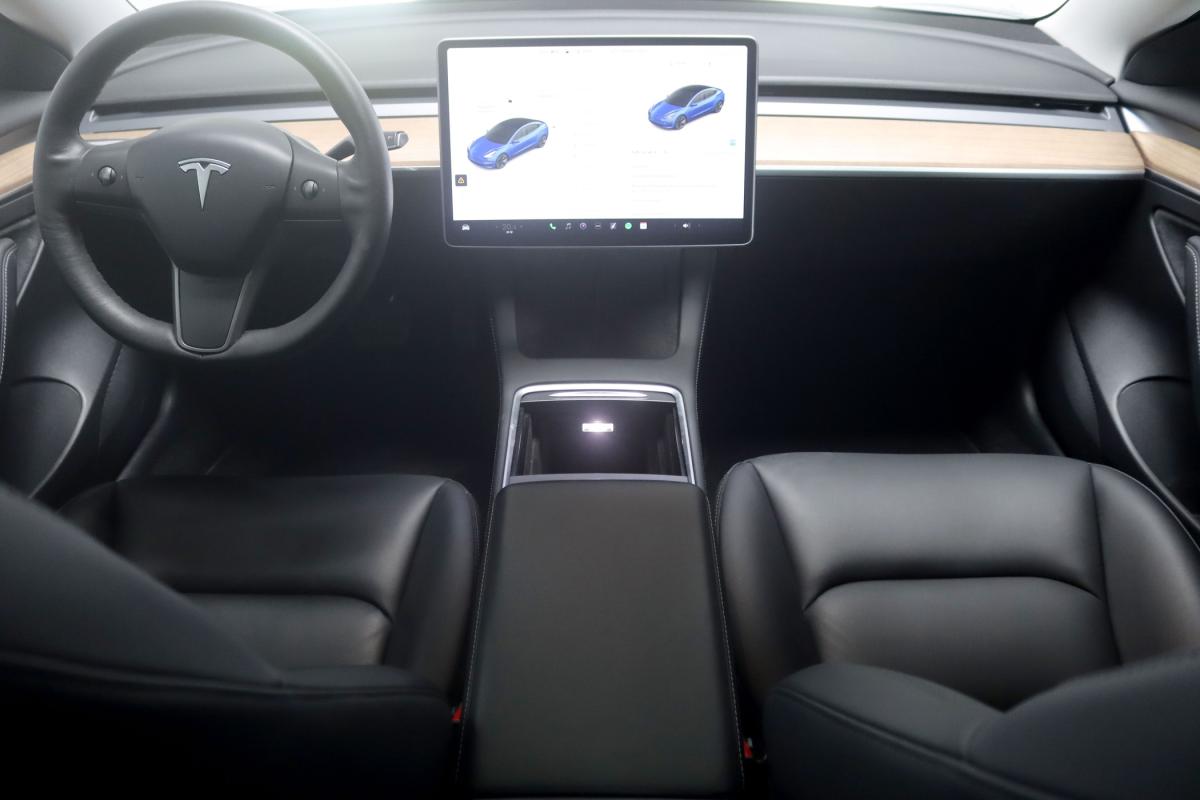 tesla-model-3-2021-eletrico-500cc