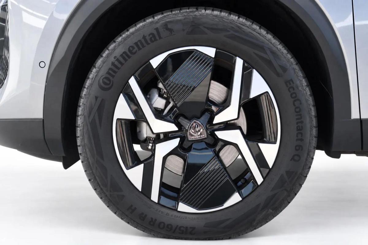 peugeot-e-2008-2025-eletrico-0cc