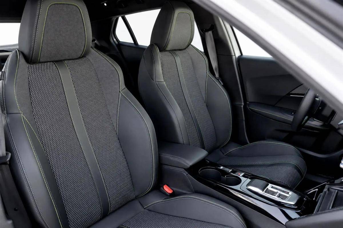 peugeot-e-2008-2025-eletrico-0cc